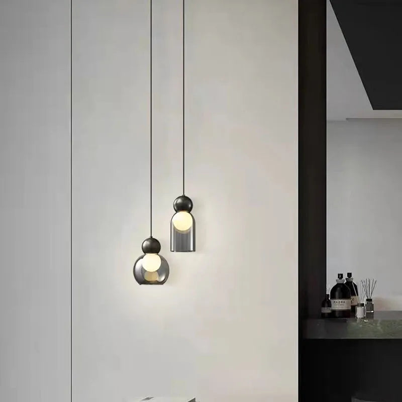  lampe suspendue s’adapte à différents environnements et besoins d’éclairage.