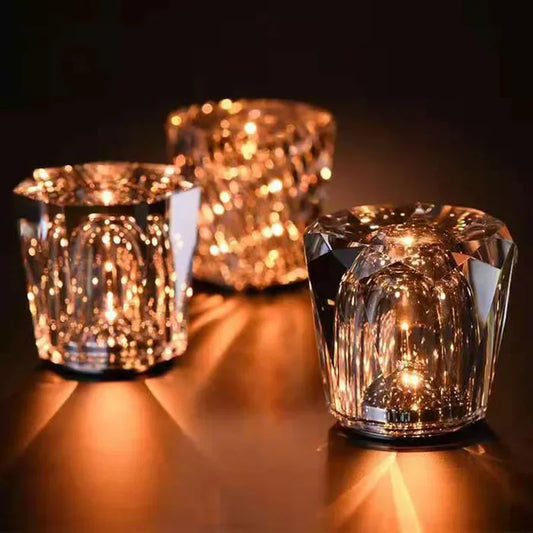 allie style contemporain et fonctionnalité. Parfaite pour un éclairage chic et efficace, la lampe Cube LED Diamant transforme votre espace avec élégance et modernité.