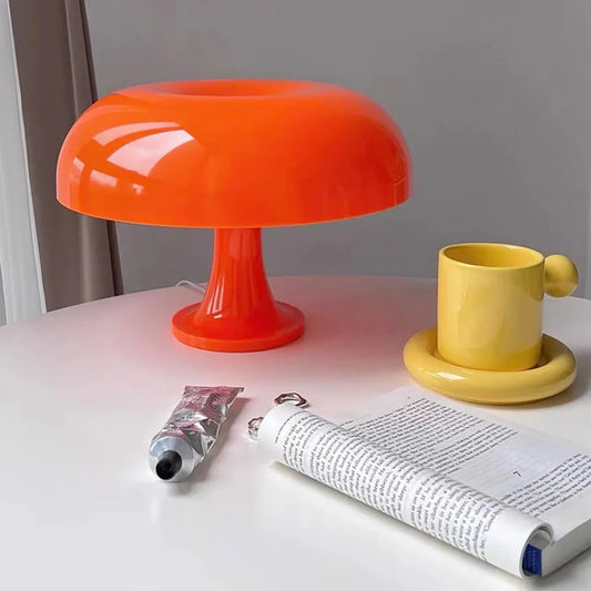  Son design unique et sa couleur orange vibrante apporteront une ambiance chaleureuse et ludique à votre chambre ou votre salon.